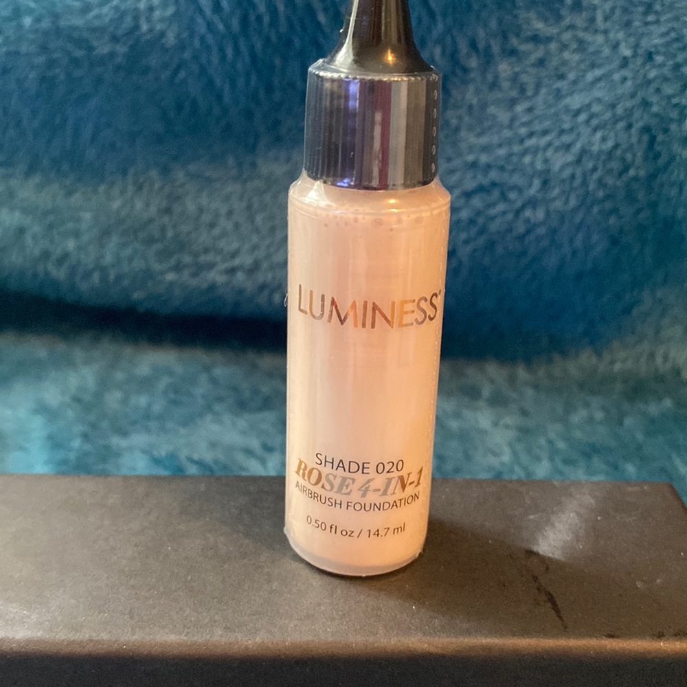 COPY - Luminess airbrush foundation shade 020 Rose 4-in-1. No box .50 Fl oz